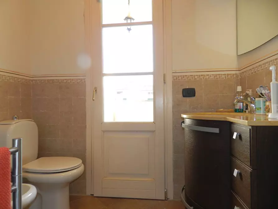 Immagine 24 di Villetta a schiera in vendita  a Lucca