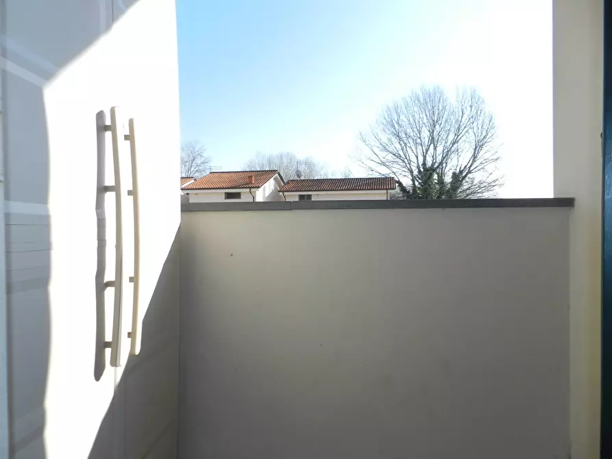 Immagine 26 di Villetta a schiera in vendita  a Lucca