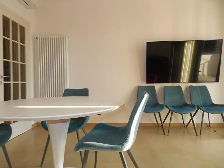 Immagine 5 di Appartamento in vendita  a Lucca