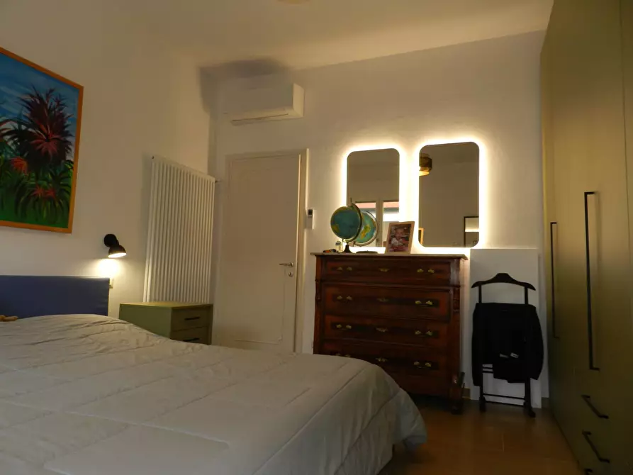 Immagine 20 di Appartamento in vendita  a Lucca