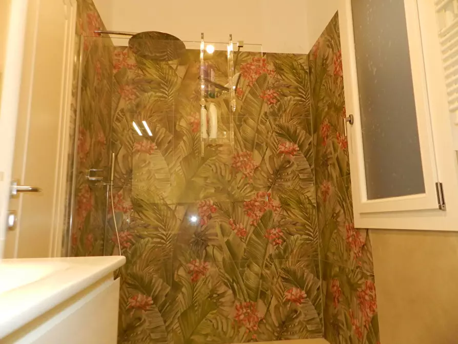 Immagine 25 di Appartamento in vendita  a Lucca