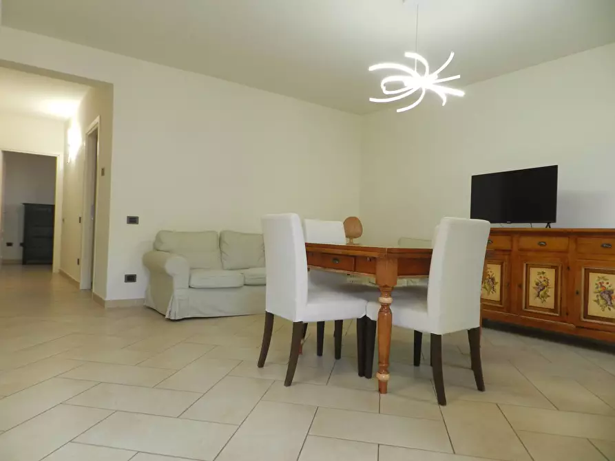 Immagine 1 di Appartamento in vendita  a Lucca