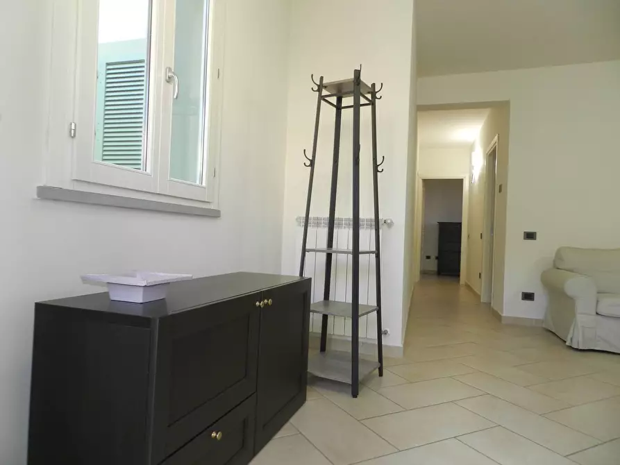 Immagine 2 di Appartamento in vendita  a Lucca