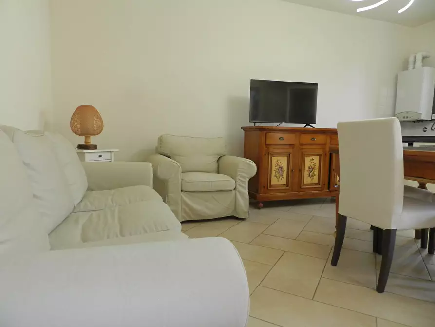 Immagine 7 di Appartamento in vendita  a Lucca