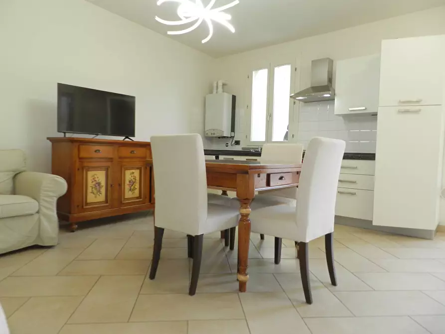 Immagine 8 di Appartamento in vendita  a Lucca