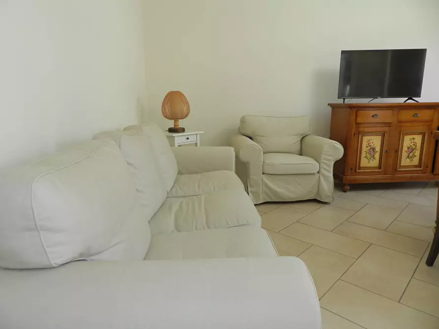 Immagine 10 di Appartamento in vendita  a Lucca