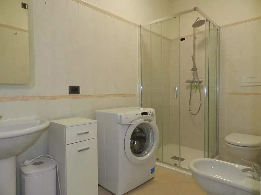 Immagine 18 di Appartamento in vendita  a Lucca