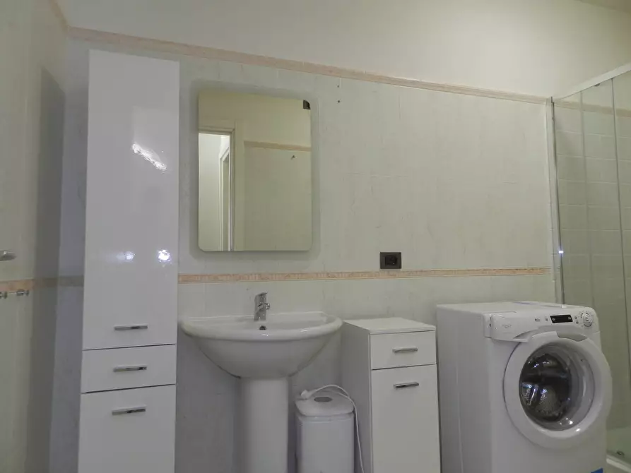 Immagine 20 di Appartamento in vendita  a Lucca