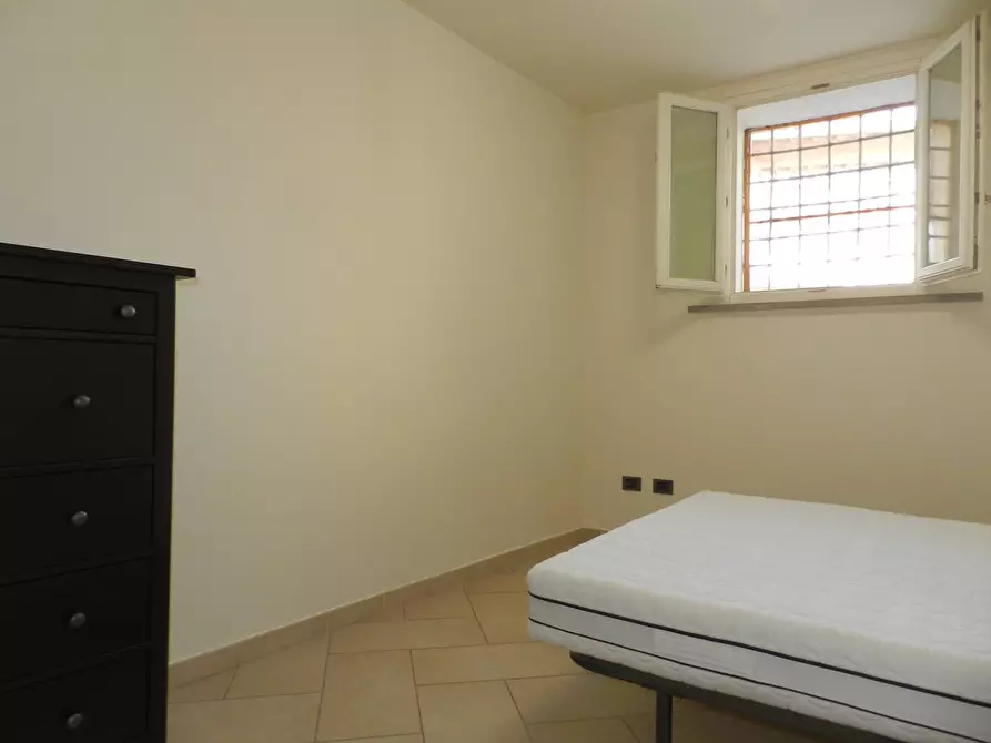 Immagine 21 di Appartamento in vendita  a Lucca