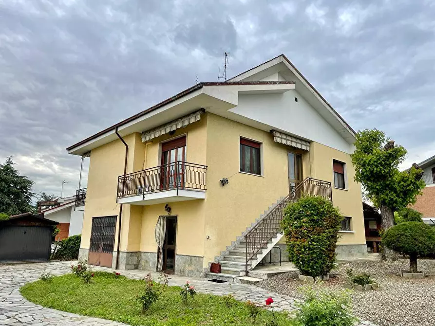 Immagine 2 di Villa in vendita  a Alessandria