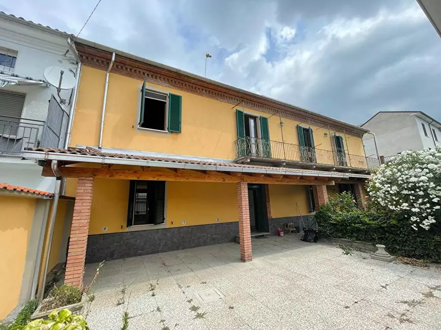 Immagine 1 di Casa bifamiliare in vendita  a Alessandria