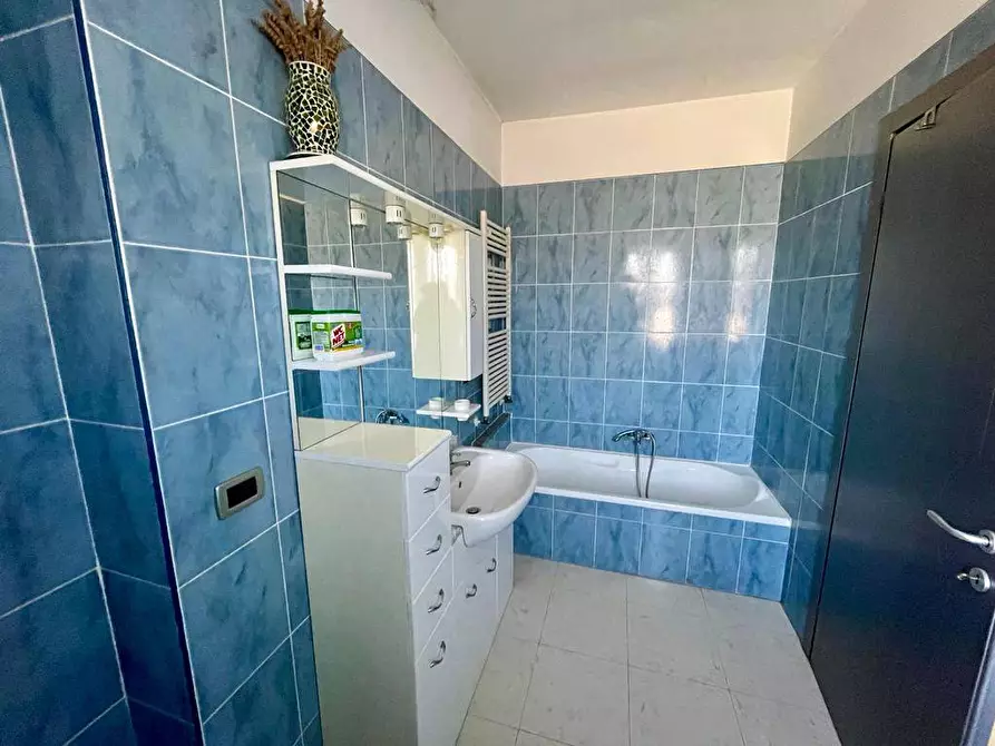 Immagine 17 di Villa in vendita  a San Salvatore Monferrato