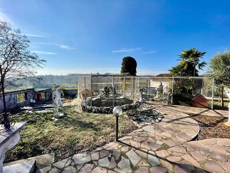 Immagine 7 di Villa in vendita  a San Salvatore Monferrato