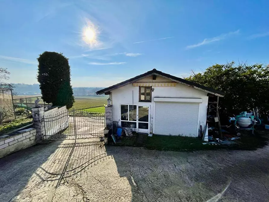 Immagine 3 di Villa in vendita  a San Salvatore Monferrato