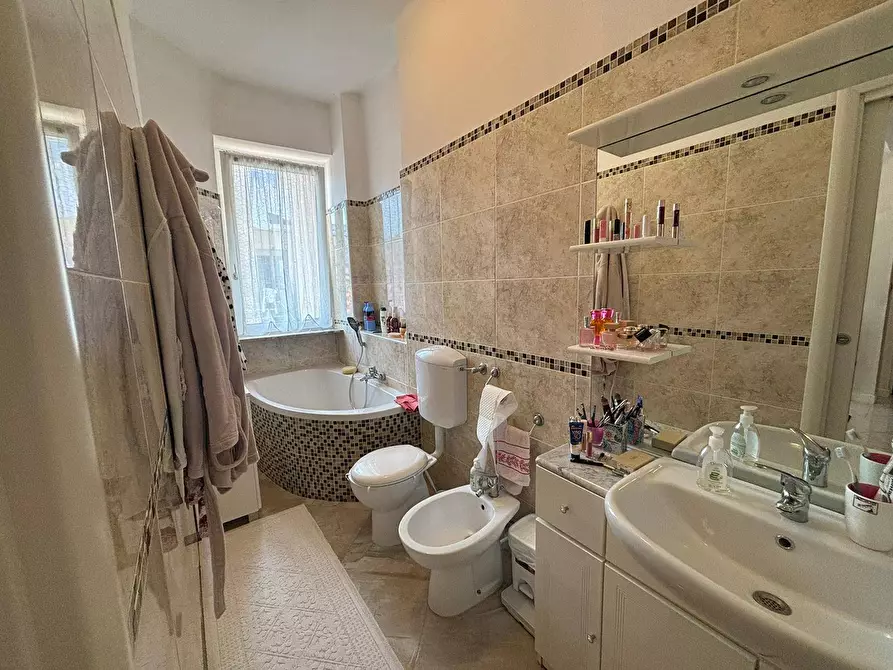 Immagine 8 di Appartamento in vendita  a Alessandria