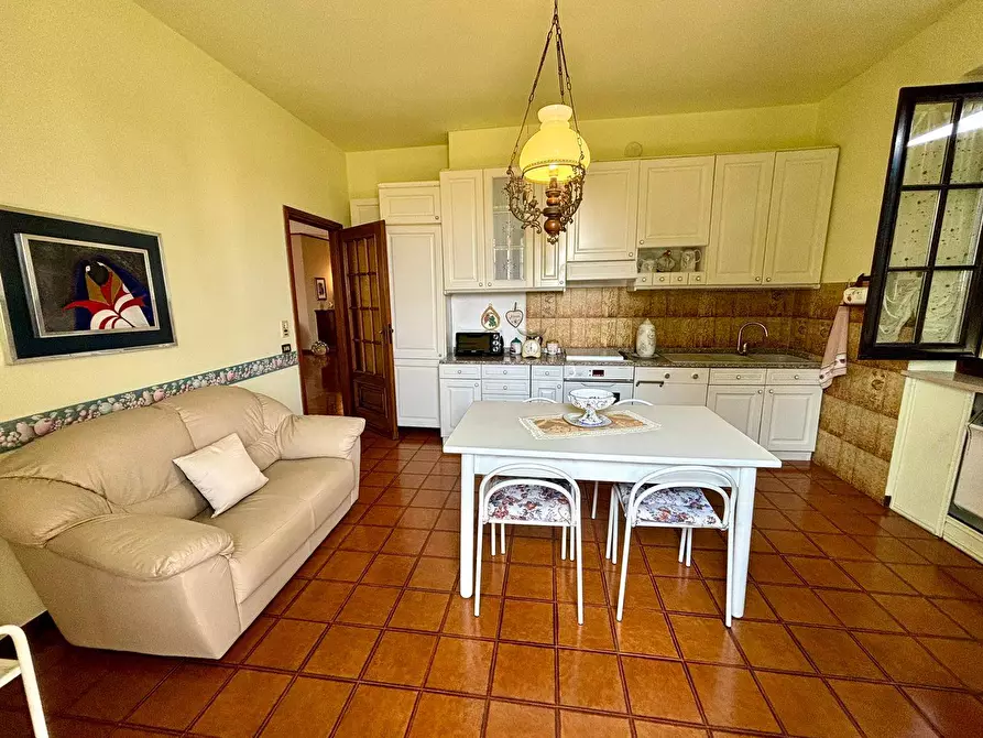 Immagine 10 di Villa in vendita  a Alessandria