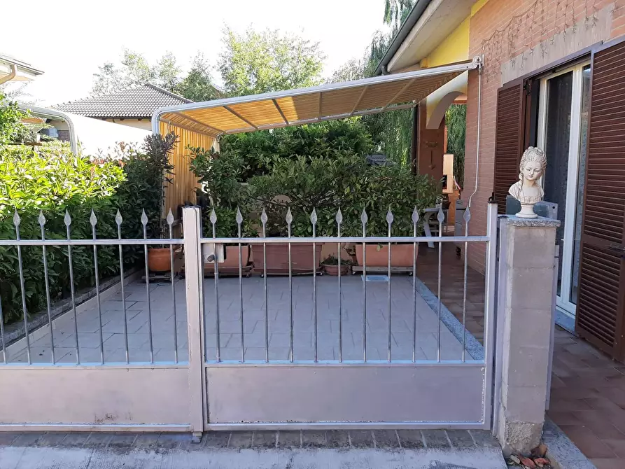 Immagine 4 di Villa in vendita  a Alessandria