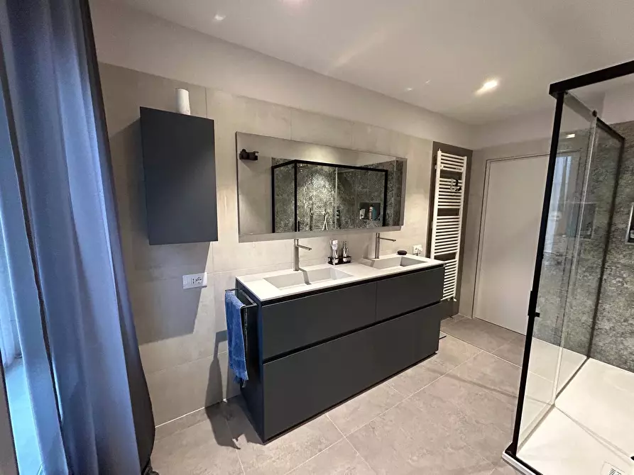 Immagine 11 di Appartamento in vendita  a Alessandria