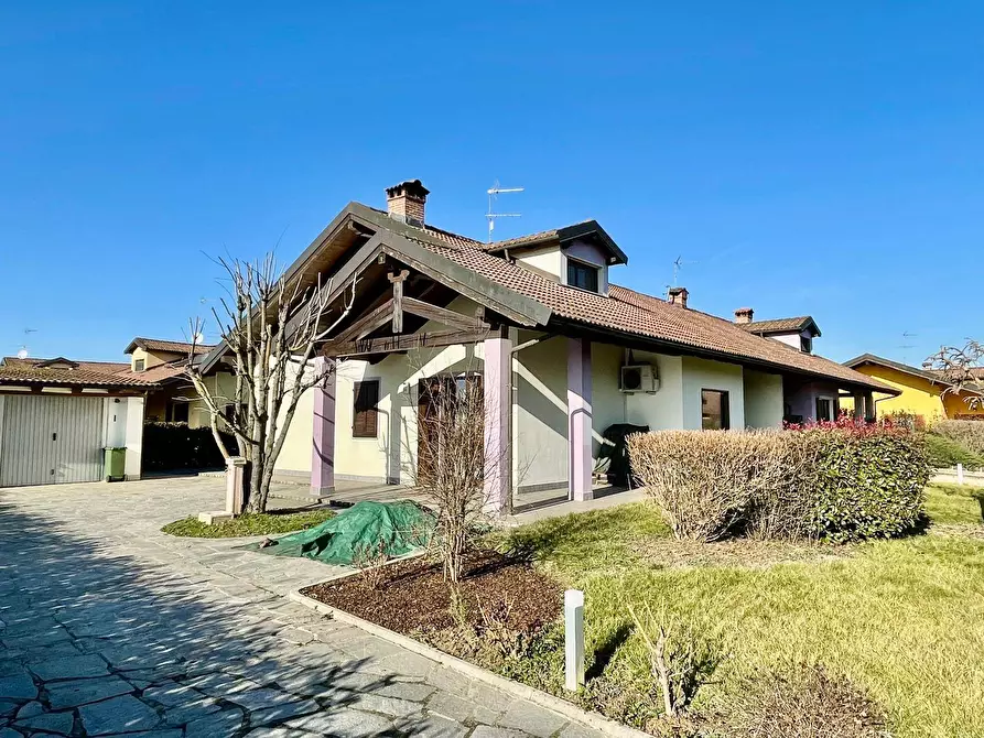 Immagine 3 di Villa in vendita  a Alessandria