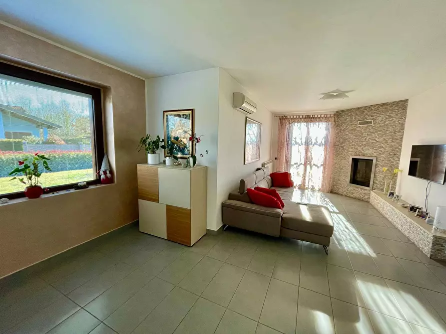 Immagine 11 di Villa in vendita  a Alessandria