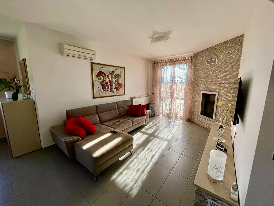 Immagine 12 di Villa in vendita  a Alessandria