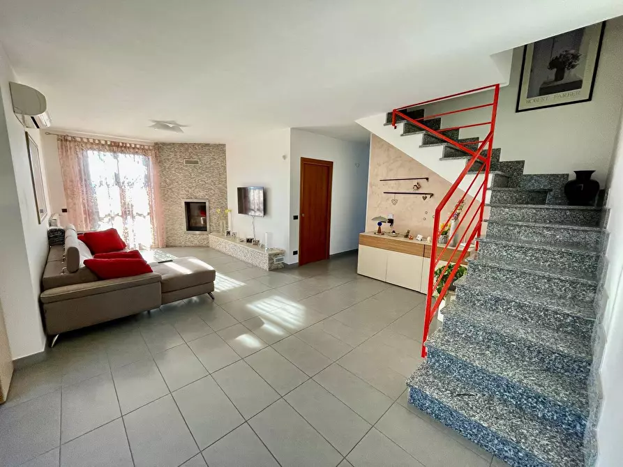 Immagine 14 di Villa in vendita  a Alessandria