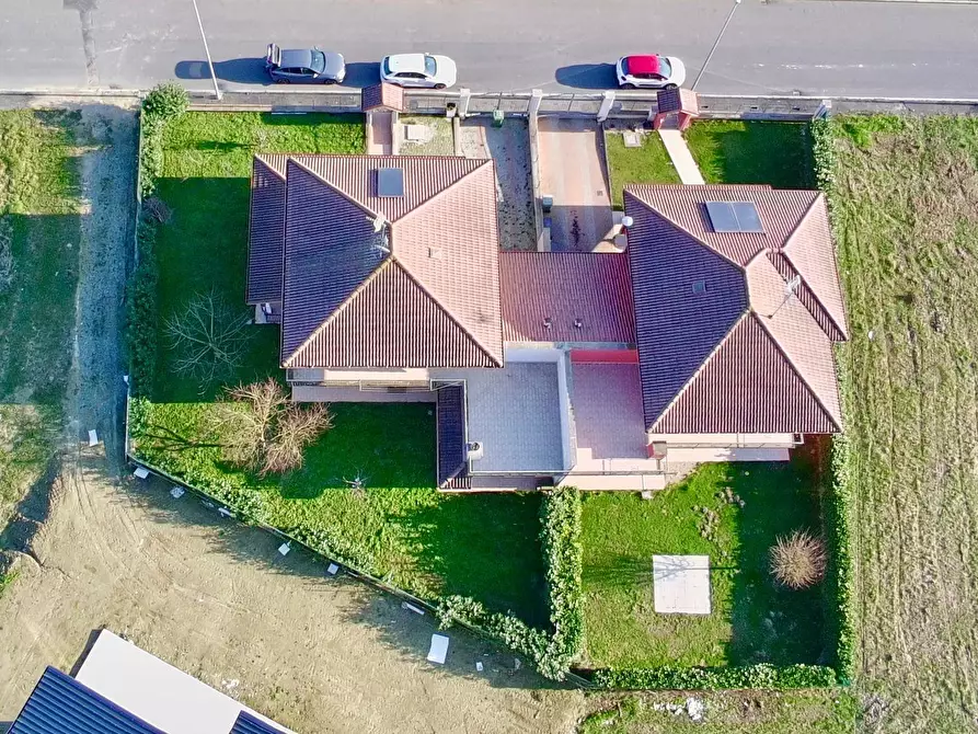 Immagine 4 di Villa in vendita  a Alessandria