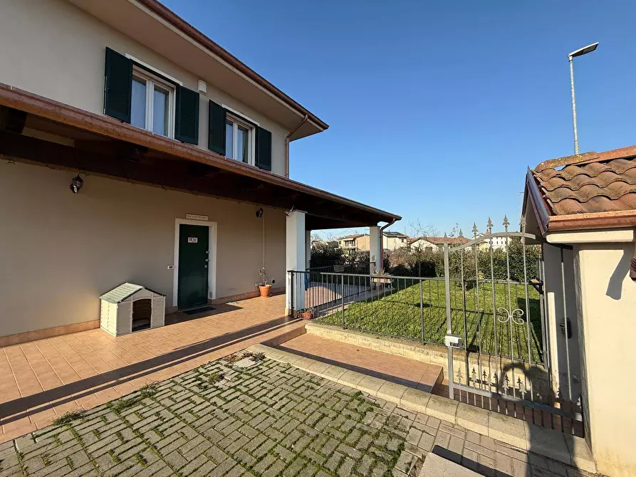 Immagine 8 di Villa in vendita  a Alessandria