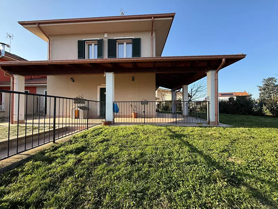 Immagine 9 di Villa in vendita  a Alessandria