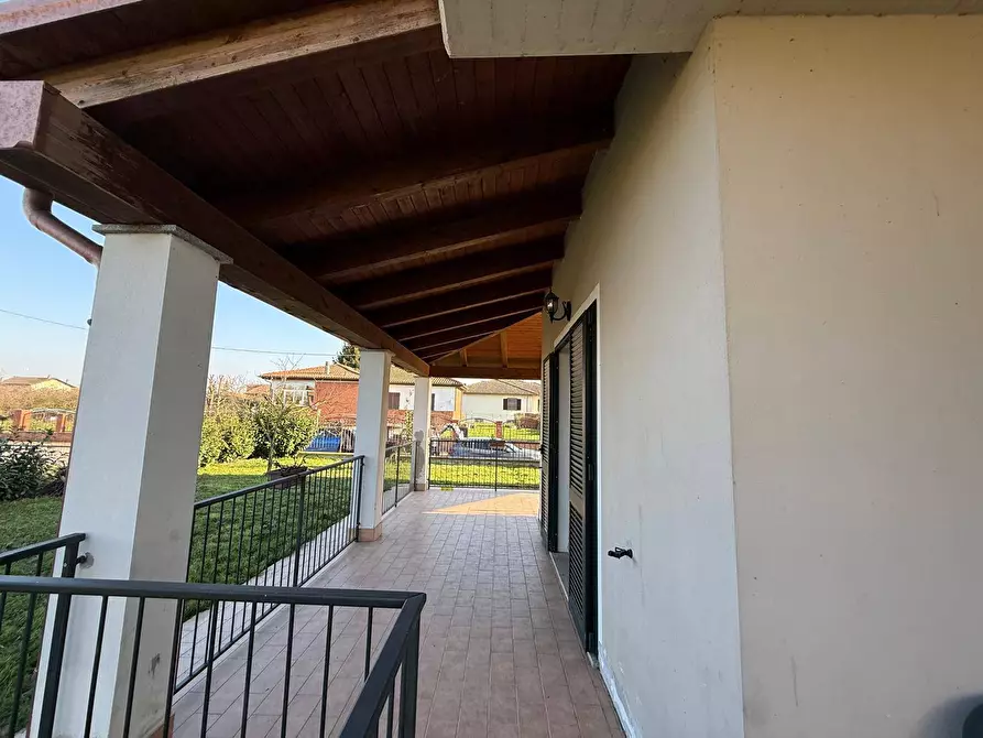 Immagine 11 di Villa in vendita  a Alessandria