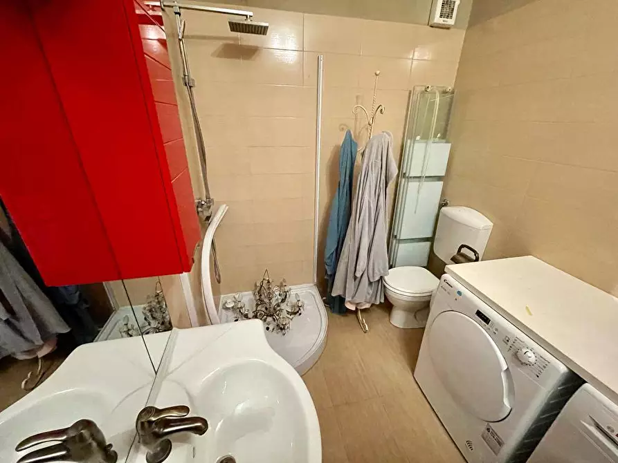 Immagine 21 di Appartamento in vendita  a Alessandria