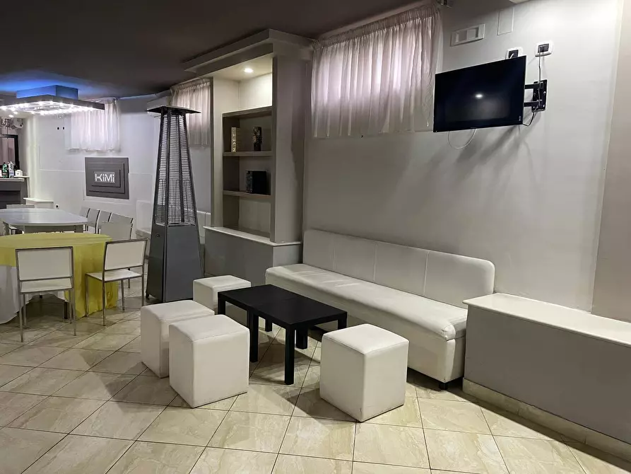 Immagine 5 di Locale commerciale in vendita  in Viale Elena a Ottaviano