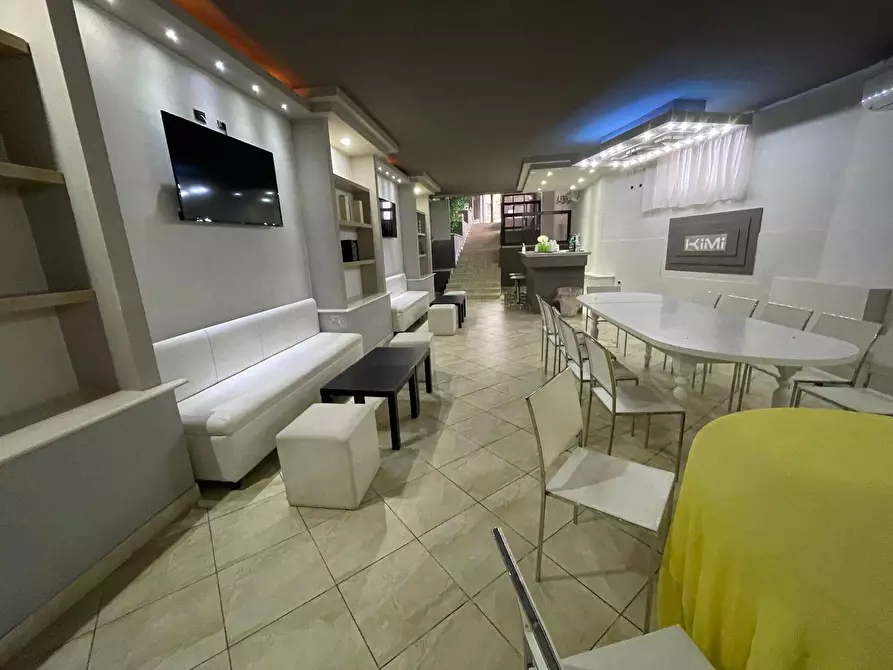 Immagine 7 di Locale commerciale in vendita  in Viale Elena a Ottaviano