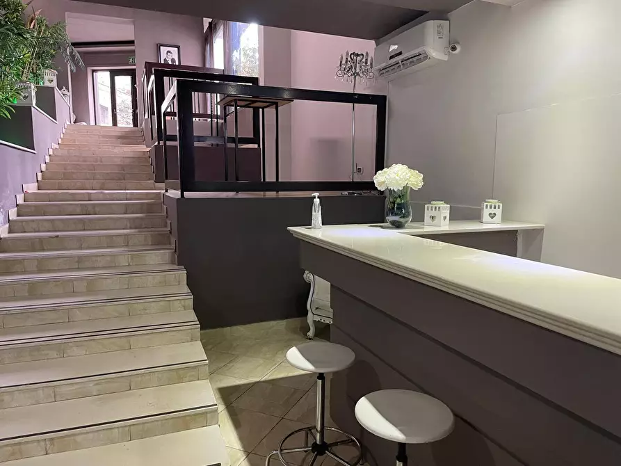 Immagine 8 di Locale commerciale in vendita  in Viale Elena a Ottaviano