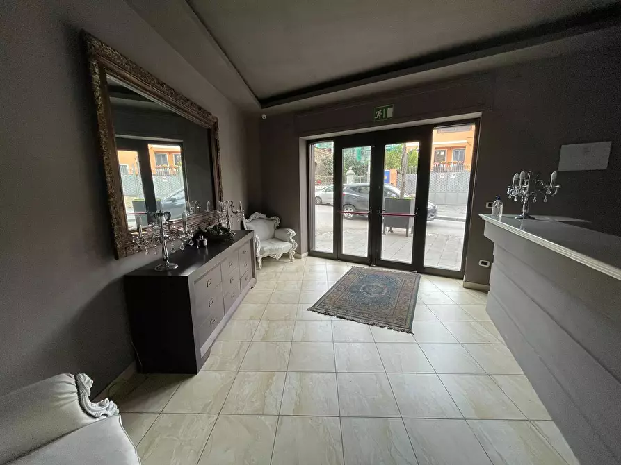 Immagine 10 di Locale commerciale in vendita  in Viale Elena a Ottaviano