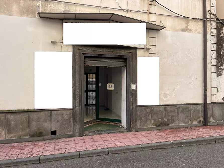 Immagine 9 di Locale commerciale in vendita  a Pompei