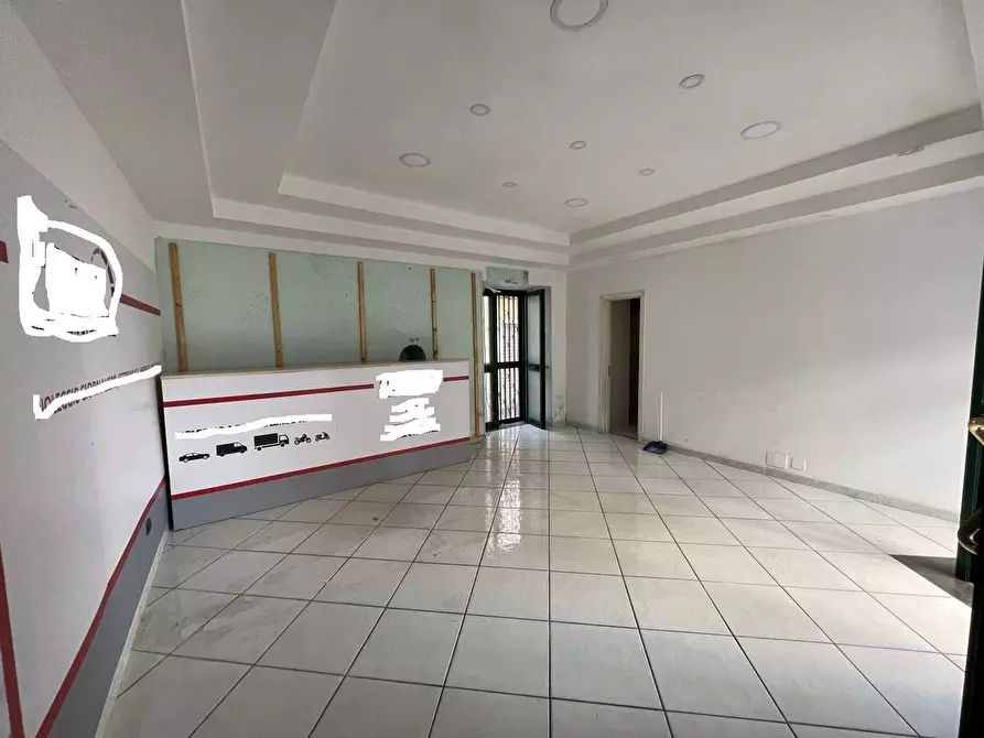 Immagine 11 di Locale commerciale in vendita  a Pompei