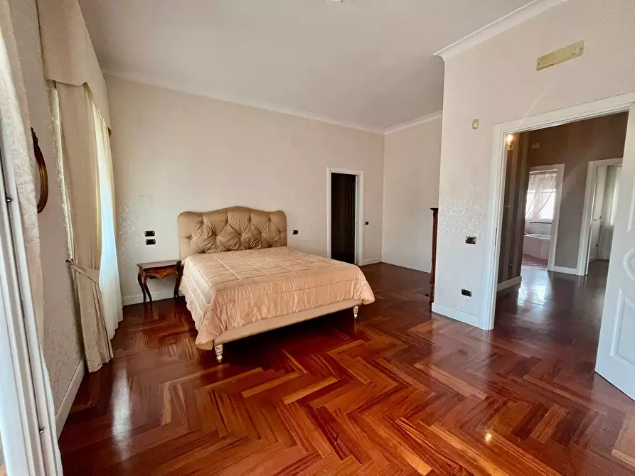 Immagine 25 di Villa in vendita  in Via Silenzio a Ottaviano