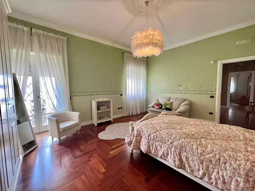 Immagine 27 di Villa in vendita  in Via Silenzio a Ottaviano