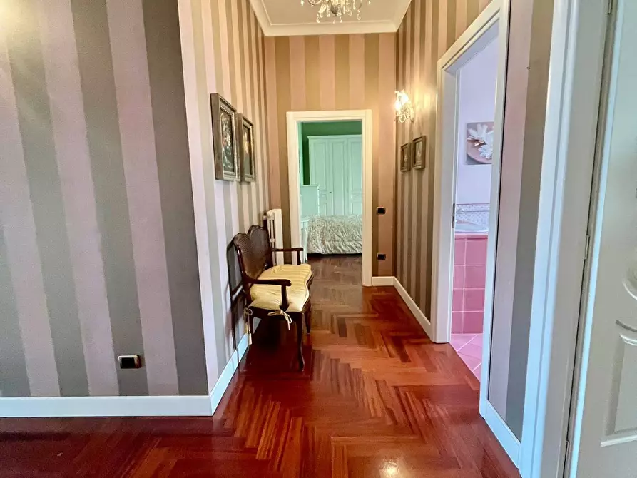 Immagine 28 di Villa in vendita  in Via Silenzio a Ottaviano