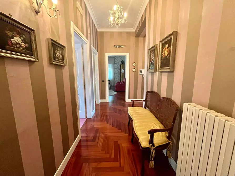 Immagine 29 di Villa in vendita  in Via Silenzio a Ottaviano