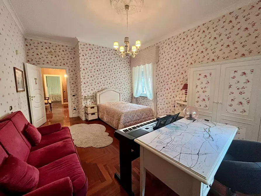 Immagine 30 di Villa in vendita  in Via Silenzio a Ottaviano