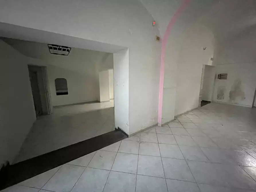 Immagine 4 di Locale commerciale in vendita  in Via Roma a Ottaviano