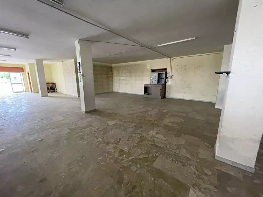 Immagine 7 di Locale commerciale in vendita  in via Sarno a Ottaviano