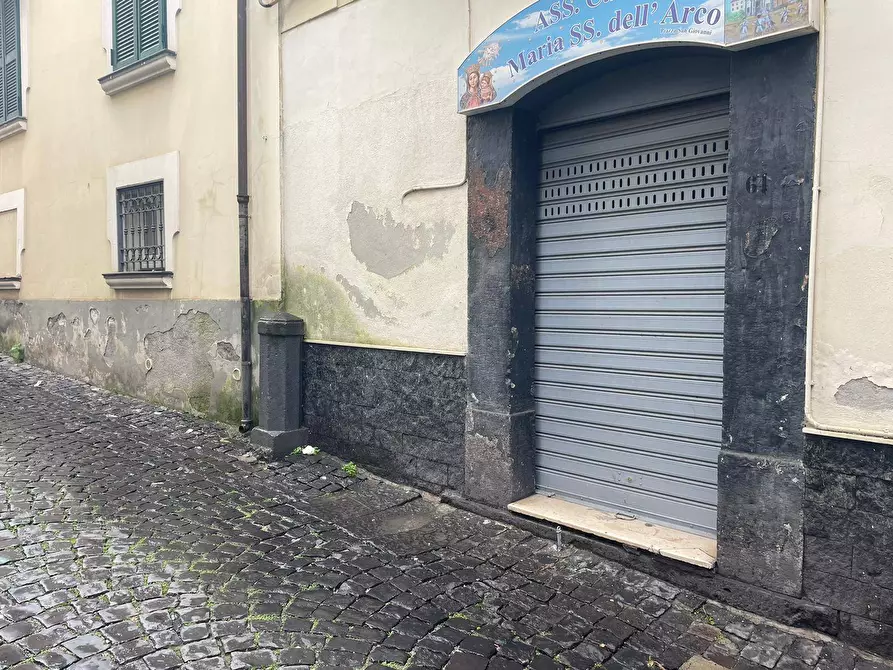 Immagine 2 di Locale commerciale in vendita  in via S. Giovanni a Ottaviano