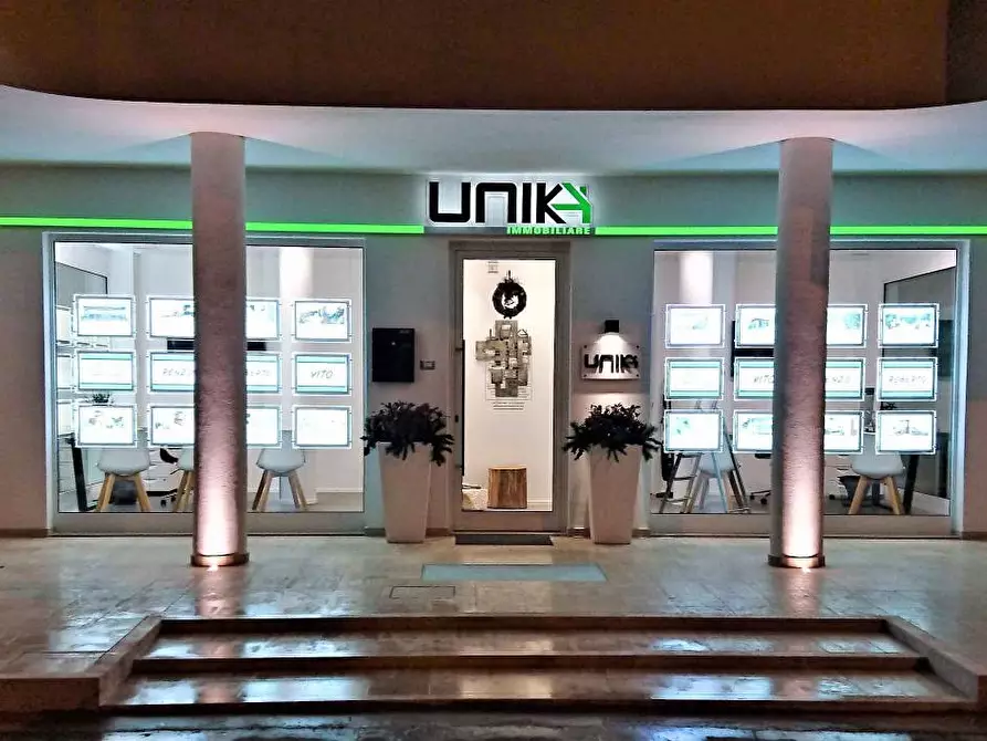 Immagine 4 di Locale commerciale in vendita  a Porto San Giorgio