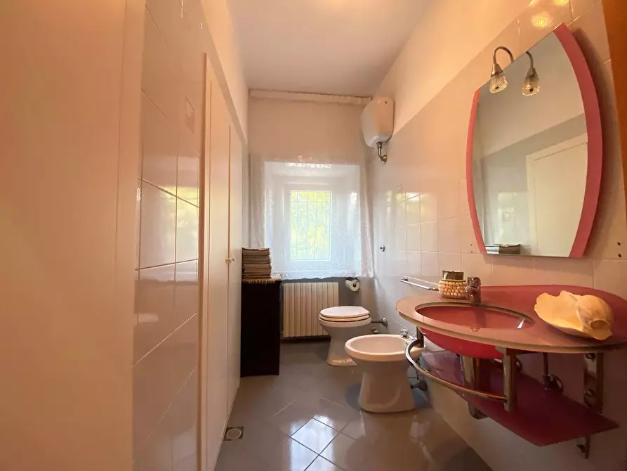 Immagine 15 di Rustico / casale in vendita  a Fermo