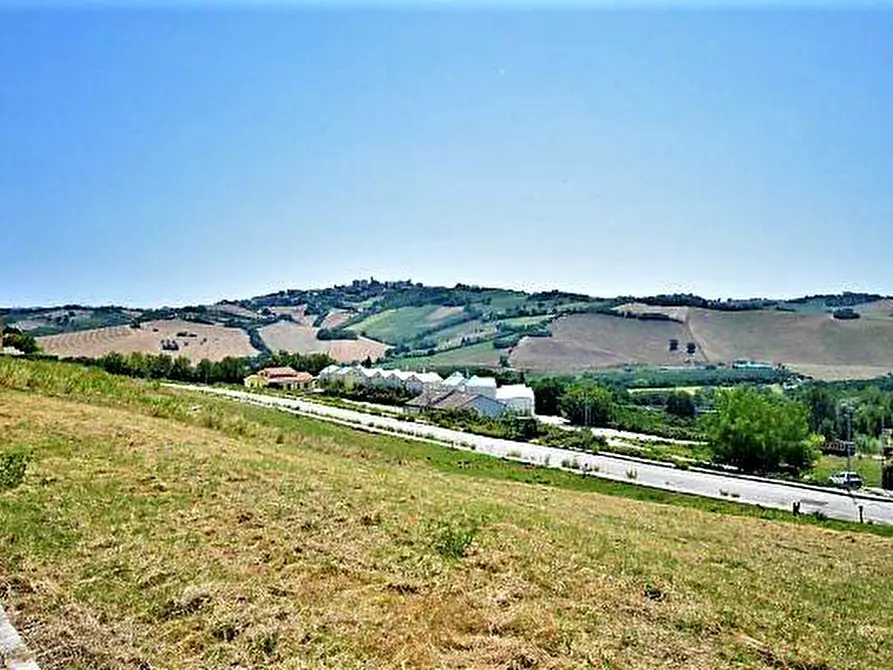 Immagine 1 di Terreno residenziale in vendita  a Montegranaro