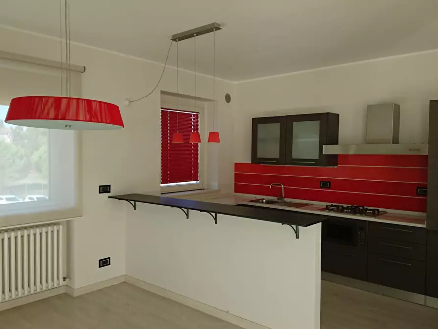 Immagine 6 di Locale commerciale in vendita  a Lapedona