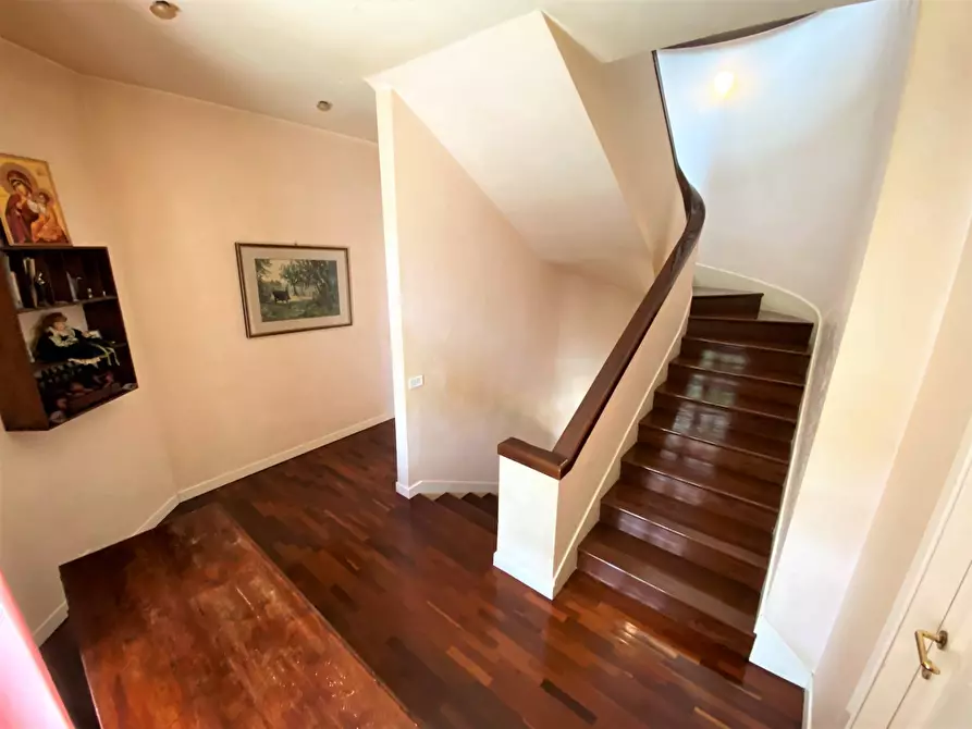 Immagine 20 di Villa in vendita  a Fermo